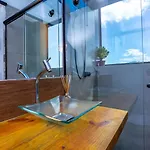 Cobertura Com Incrivel Vista De Cinema Para O Mar